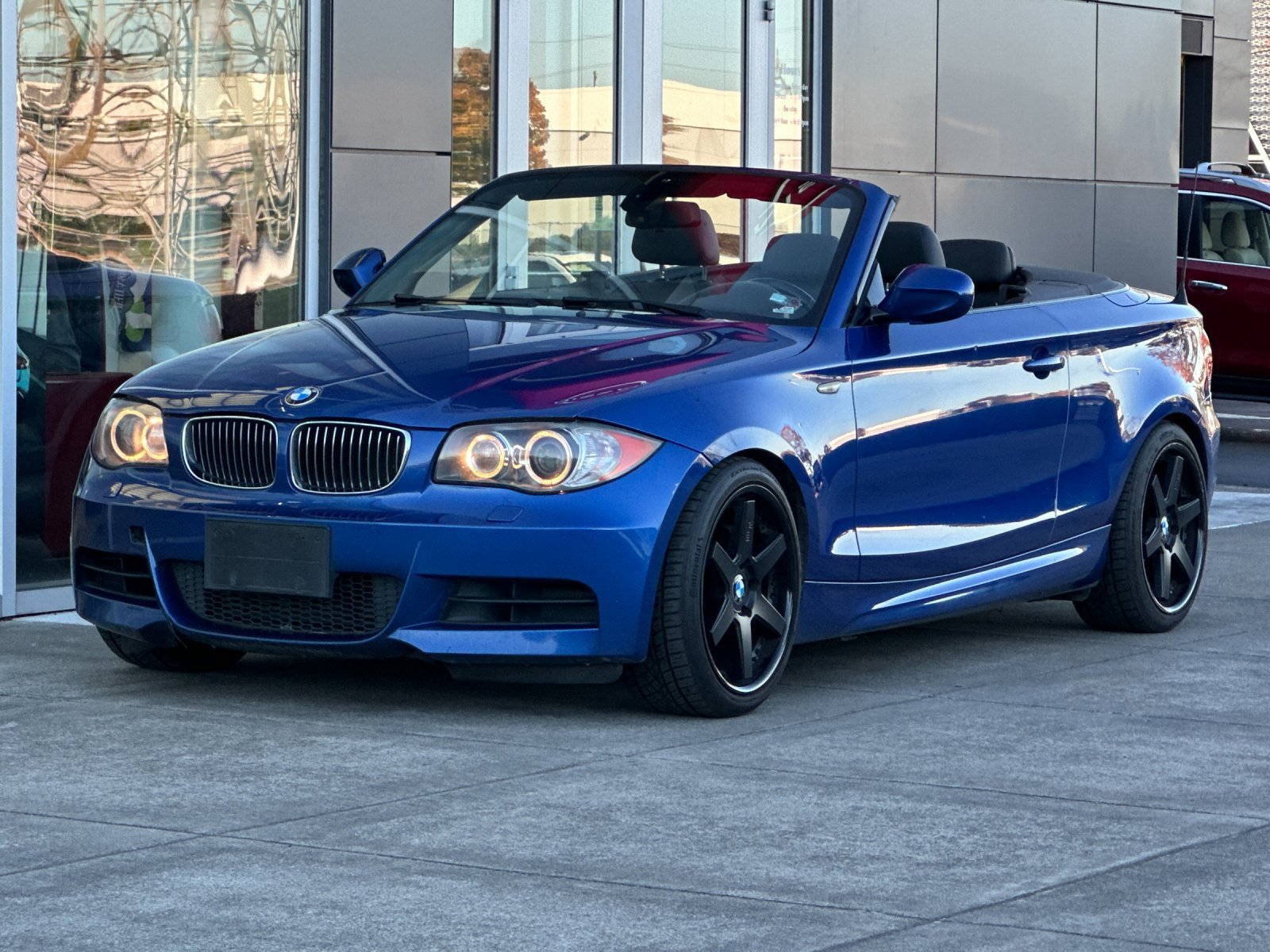 Used 2010 BMW 135i Convertible RWD image 9