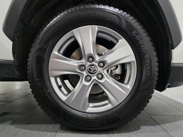 Used 2025 Toyota RAV4 XLE AWD/4WD image 25