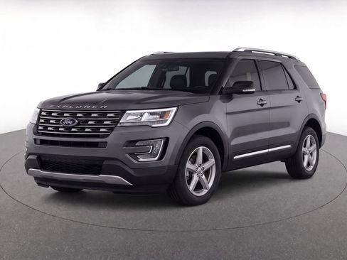 Used 2016 Ford Explorer XLT w/ Equipment Group 202A AWD/4WD image 19