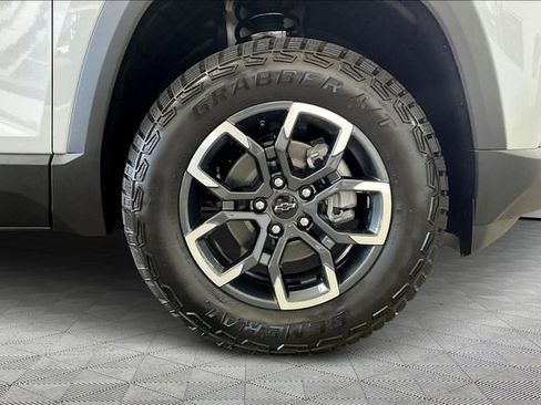 New 2026 Chevrolet Equinox ACTIV w/ Convenience Package III image 13