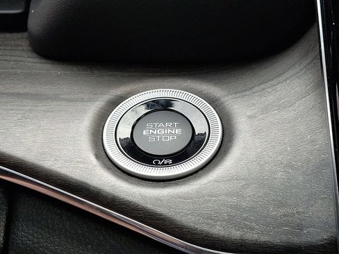 Used 2023 Jeep Grand Cherokee Overland image 19