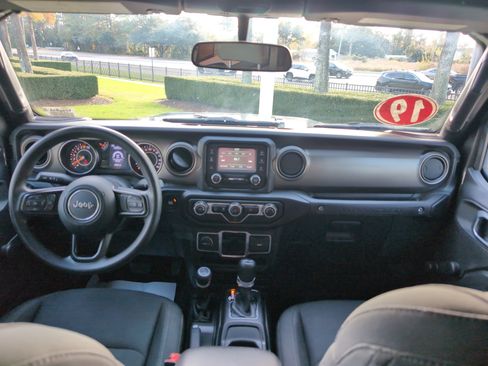 Used 2019 Jeep Wrangler Sport image 27