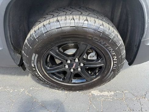 Used 2023 GMC Acadia AT4 w/ Technology Package AWD/4WD image 9
