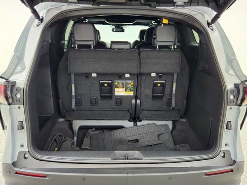 Used 2025 Toyota Sienna XLE Woodland Edition AWD/4WD image 23