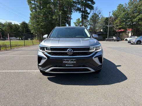 Used 2023 Volkswagen Taos SEL AWD/4WD image 3