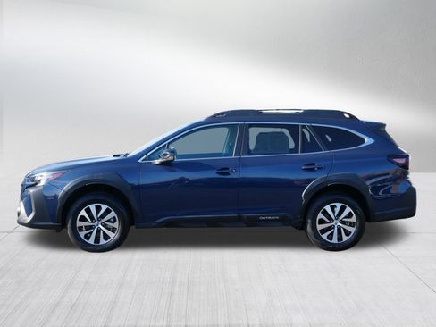 Used 2024 Subaru Outback Premium image 4