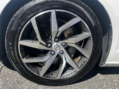 Used 2019 Volvo S60 T6 Momentum image 15