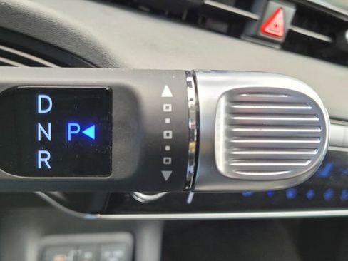 Certified 2025 Hyundai Ioniq 5 SE image 25