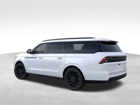 New 2025 Lincoln Navigator L Reserve w/ Jet Appearance Package image 5