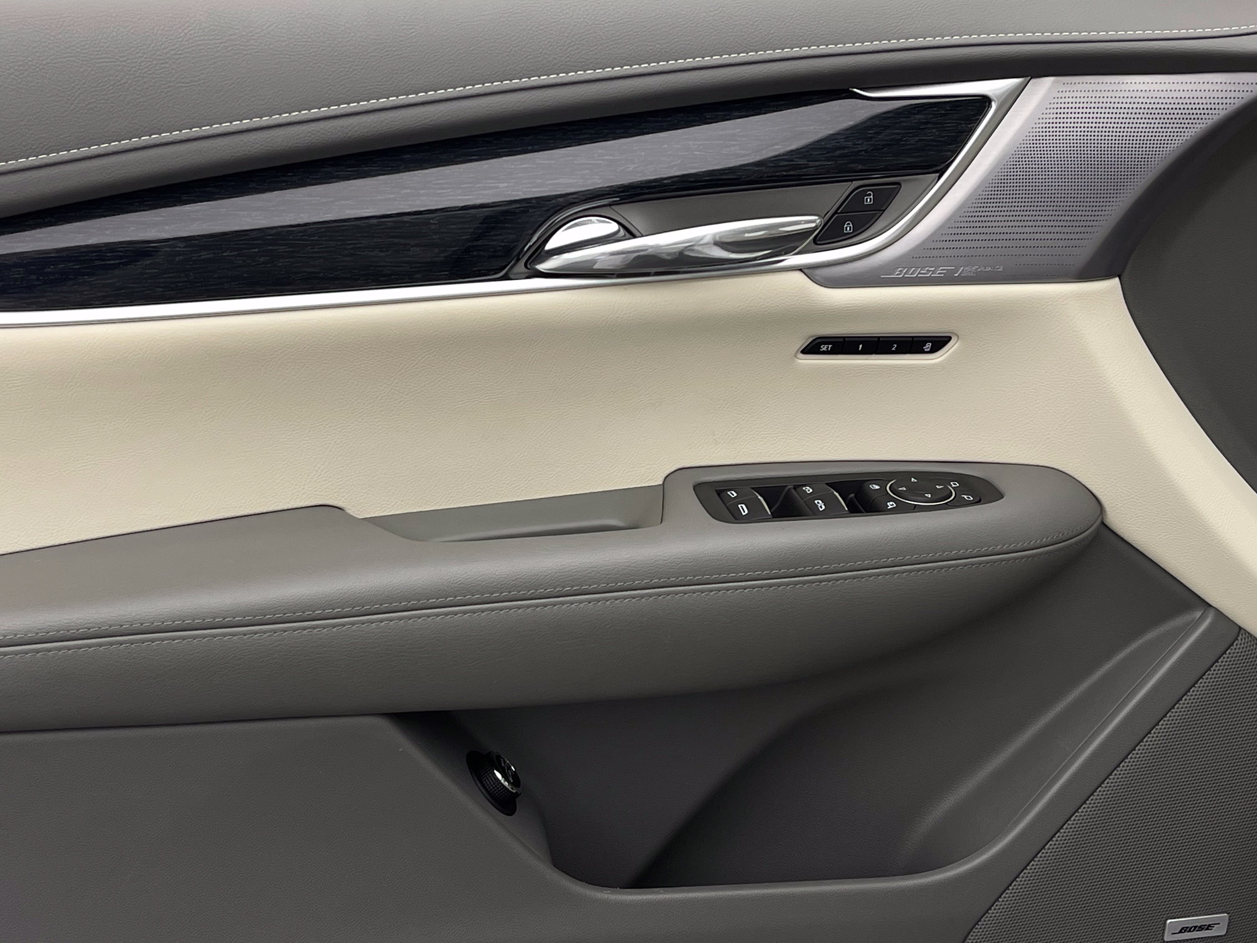 Used 2024 Cadillac XT6 Premium Luxury FWD image 19