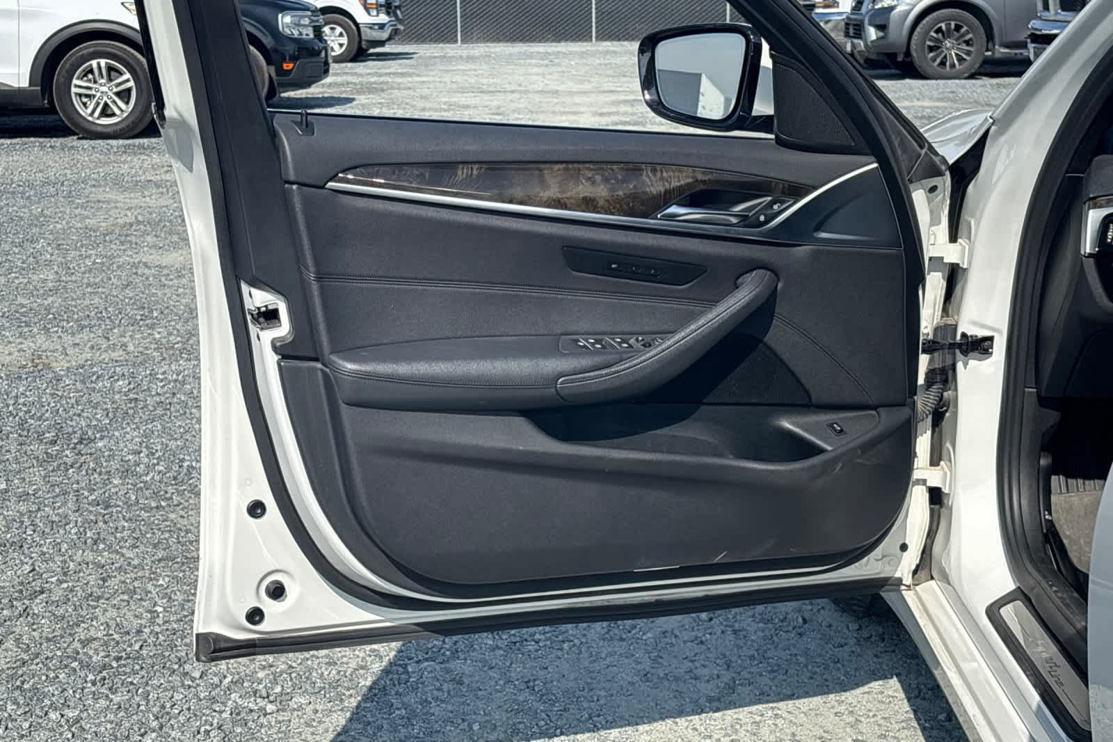 Used 2017 BMW 530i RWD image 14