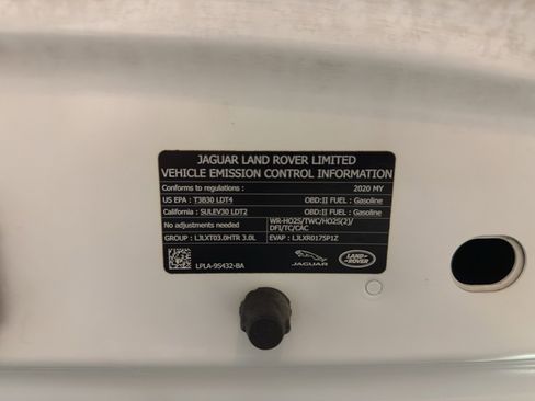 Used 2020 Land Rover Range Rover HSE image 34