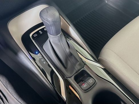 Used 2022 Toyota Corolla LE image 16