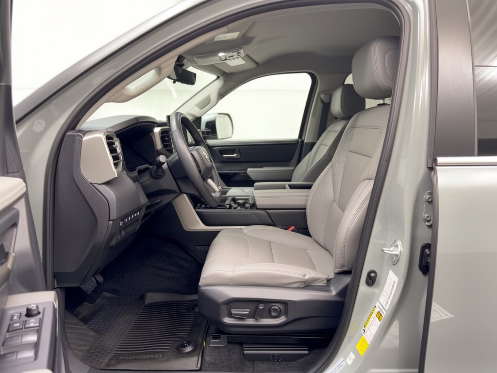 Used 2024 Toyota Tundra Limited AWD/4WD image 5