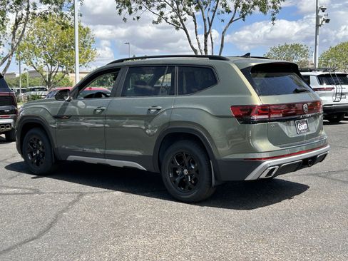 New 2026 Volkswagen Atlas Peak Edition AWD/4WD image 2