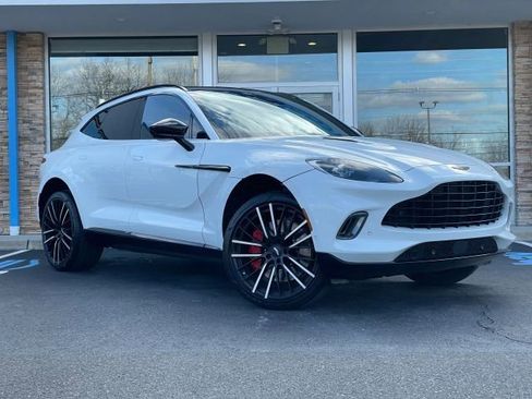 Used 2023 Aston Martin DBX image 50