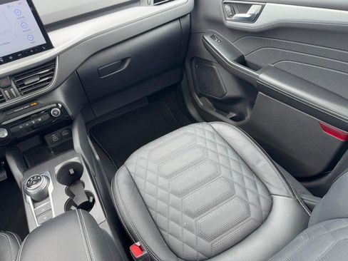 Used 2024 Ford Escape Platinum w/ Premium Technology Package image 15