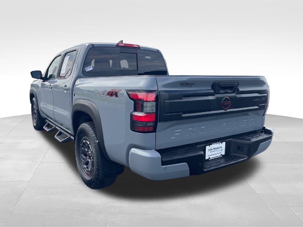 Used 2025 Nissan Frontier PRO-4X AWD/4WD image 3