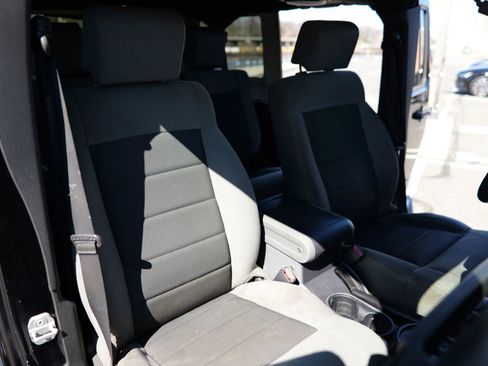 Used 2010 Jeep Wrangler Unlimited Sport image 24