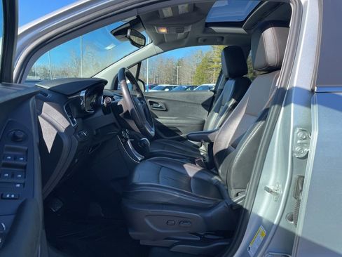 Used 2020 Chevrolet Trax Premier image 26