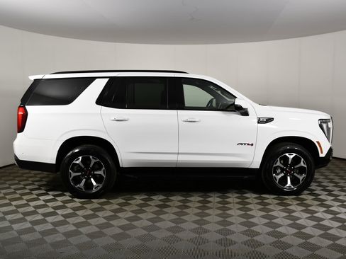 Used 2025 GMC Yukon AT4 AWD/4WD image 5
