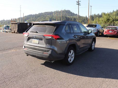 Certified 2021 Toyota RAV4 XLE w/ XLE Grade Weather Package AWD/4WD image 6