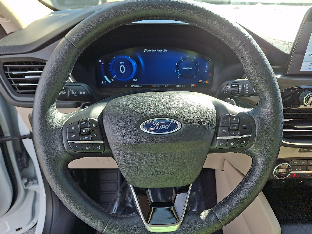 Used 2020 Ford Escape Titanium AWD/4WD image 19