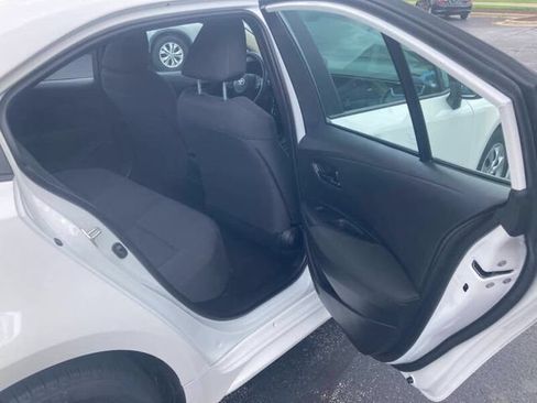 Used 2022 Toyota Corolla LE FWD image 19