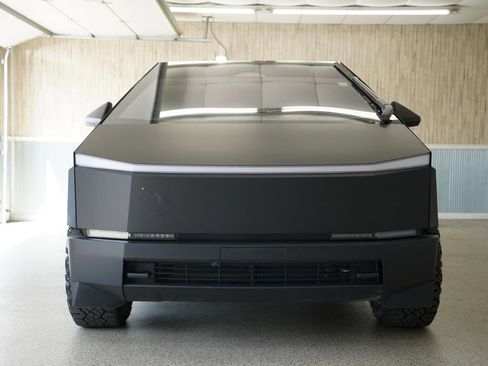 Used 2024 Tesla Cybertruck AWD Crew Cab image 2