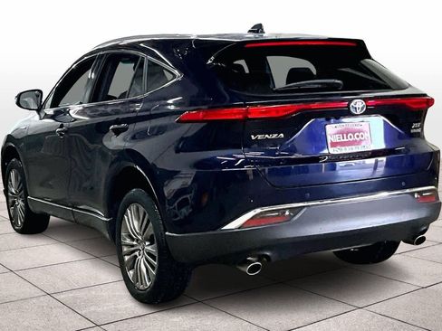 Used 2021 Toyota Venza XLE image 14