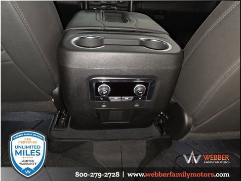 Used 2024 Chevrolet Tahoe Z71 w/ Luxury Package image 25