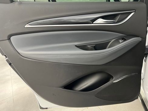 Used 2024 Buick Enclave Premium image 17