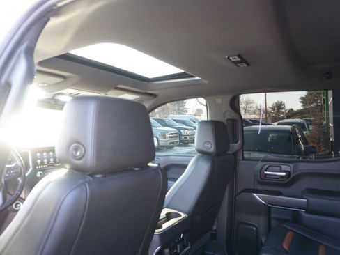 Used 2019 GMC Sierra 1500 AT4 w/ AT4 Premium Package image 17