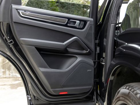 Certified 2023 Porsche Cayenne GTS AWD/4WD image 41