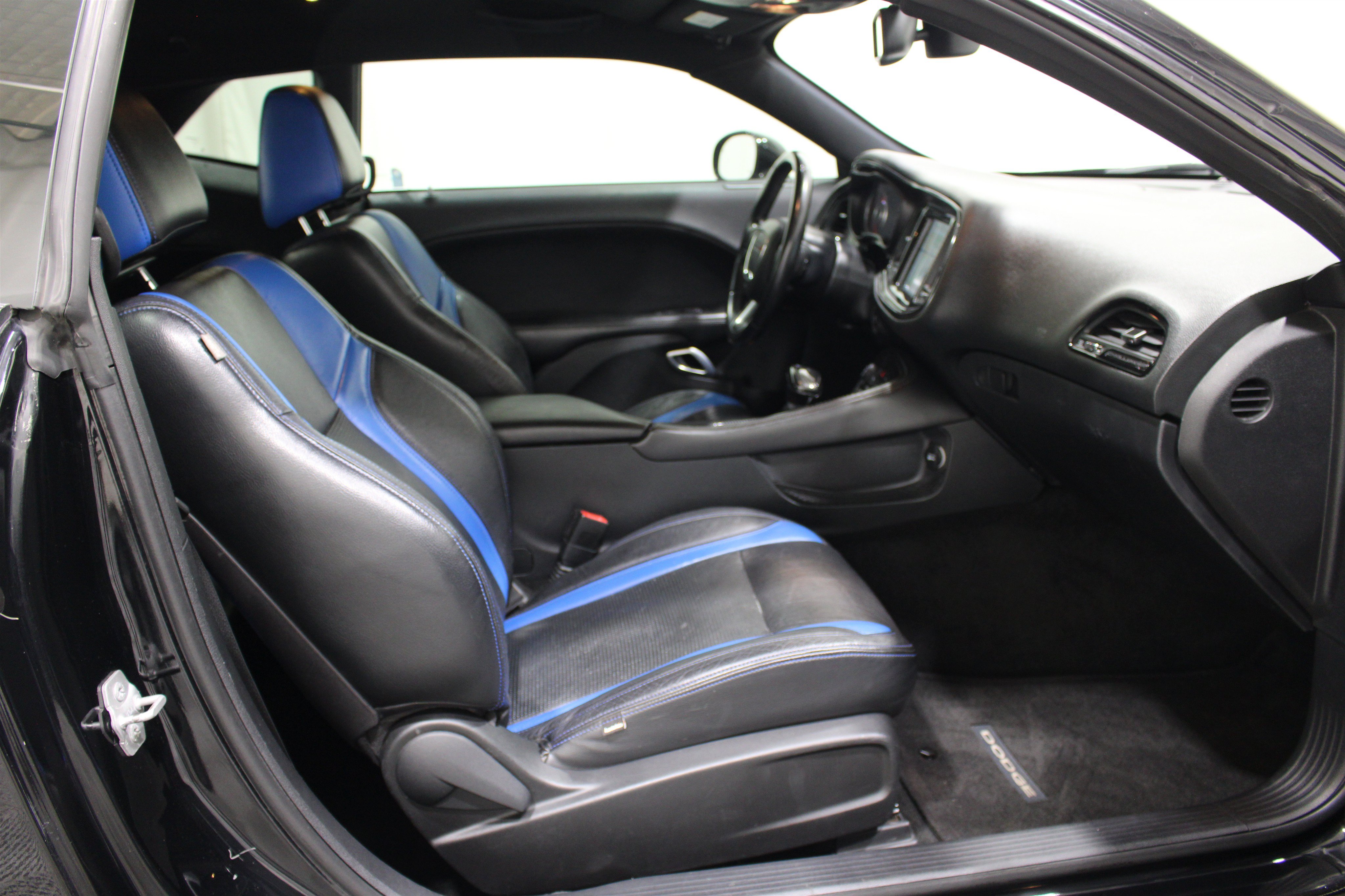 Used 2015 Dodge Challenger R/T w/ Quick Order Package 28B R/T RWD image 20