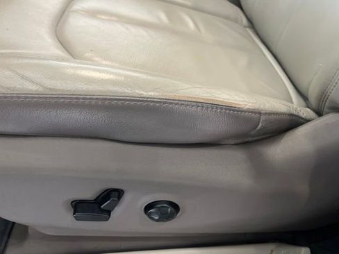 Used 2017 Chrysler Pacifica Touring-L FWD image 15
