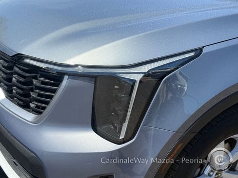 Used 2024 Kia Sorento LX image 11