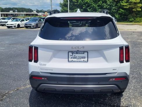 Certified 2023 Kia Sorento X-Line EX AWD/4WD image 3
