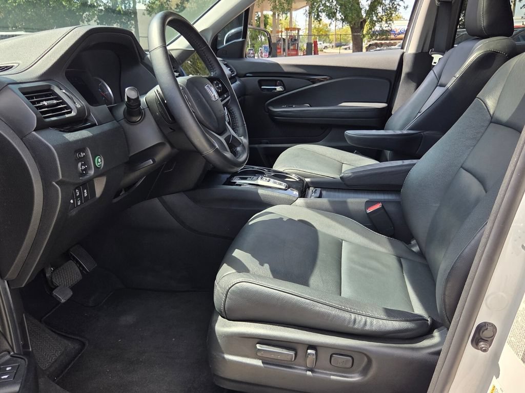 Used 2021 Honda Pilot Touring image 11