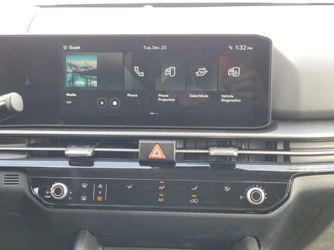 New 2026 Kia Sportage LX FWD image 14