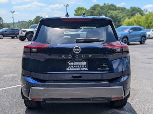 Used 2025 Nissan Rogue SL w/ Tech Package AWD/4WD image 8