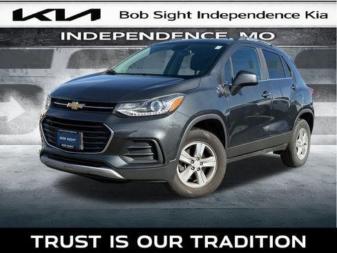 Used 2017 Chevrolet Trax LT image 1