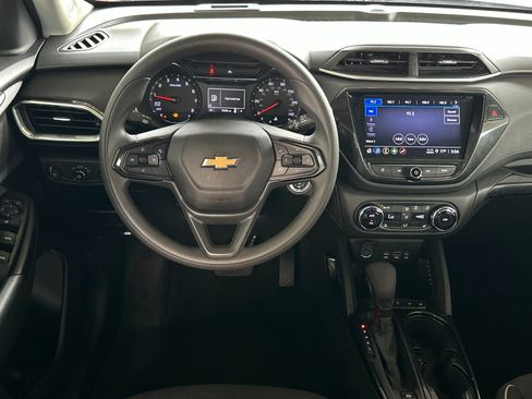 Used 2022 Chevrolet TrailBlazer LT w/ Convenience Package image 13