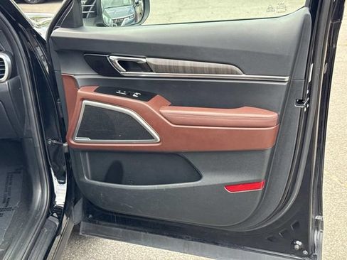 Used 2024 Kia Telluride EX w/ EX Captain's Chair Package FWD image 8