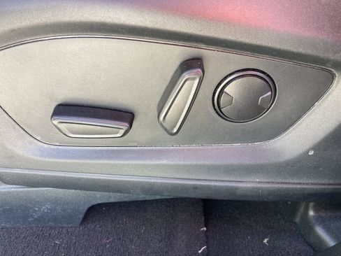 Used 2024 Ford Explorer Limited image 14