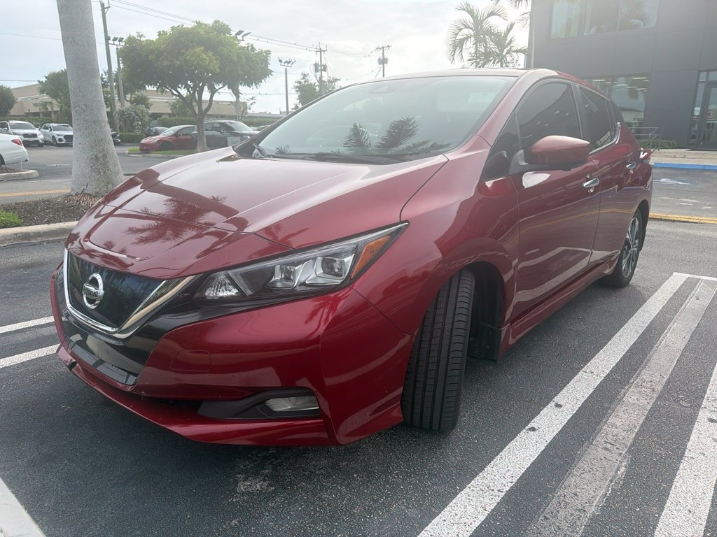 Used 2022 Nissan Leaf SV w/ SV Technology Package FWD image 3