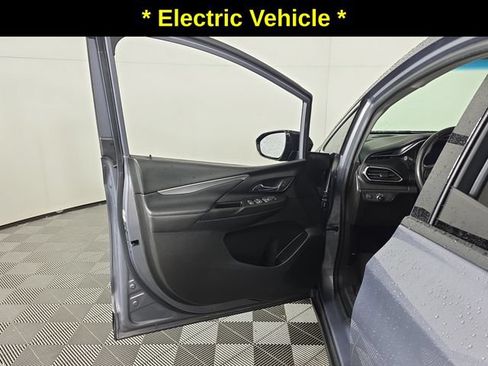 Certified 2023 Chevrolet Bolt LT FWD image 21