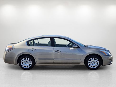 Used 2011 Nissan Altima 2.5 S image 4