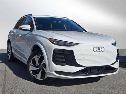 New 2025 Audi Q6 e-tron Premium Plus image 1