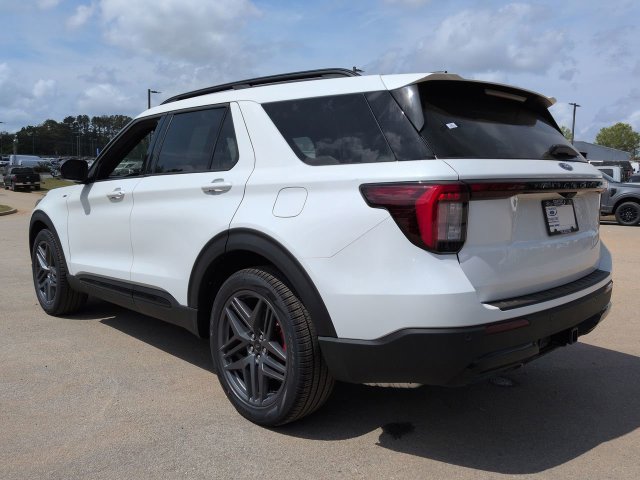 New 2026 Ford Explorer ST-Line w/ ST-Line Street Pack RWD image 6